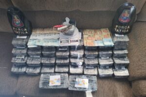 Polícia Militar prende 3 com 36 quilos de pasta base de cocaína em Limeira