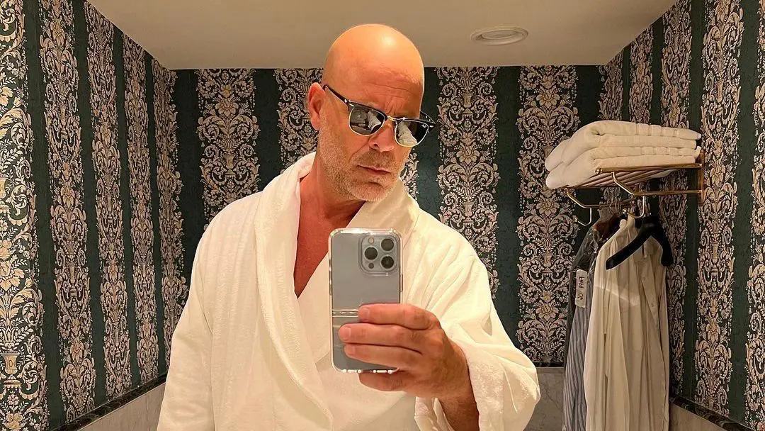 A família do ator Bruce Willis anunciou que o ator está se aposentando após ser diagnosticado com afasia, um distúrbio de linguagem causado por um dano cerebral que afeta a capacidade comunicativa das pessoas