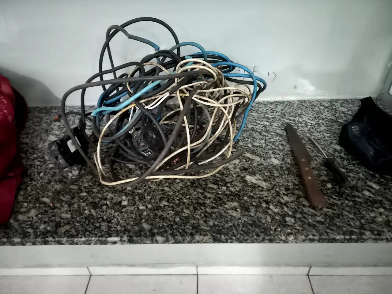 Após denúncia, homem é flagrado furtando fios de casa em reforma no Jardim Lagoa Nova, em Limeira