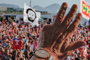 Bolsonaristas e Moro ironizam Lula por uso de relógio importado