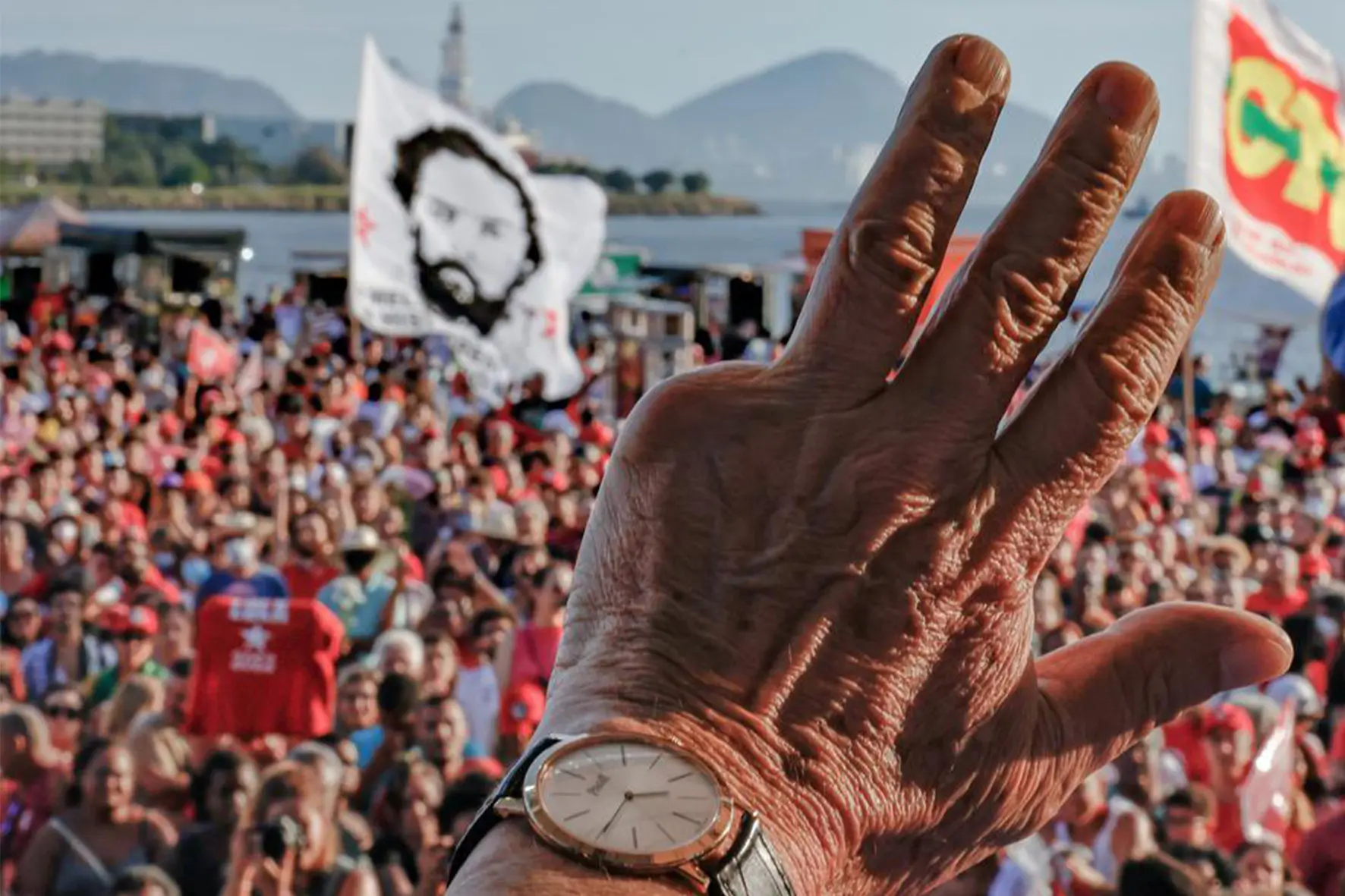 Bolsonaristas e Moro ironizam Lula por uso de relógio importado