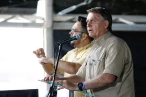 'Bolsonaro mente quando diz que não tem controle da Petrobras', diz diretor do Sindpetro-SP