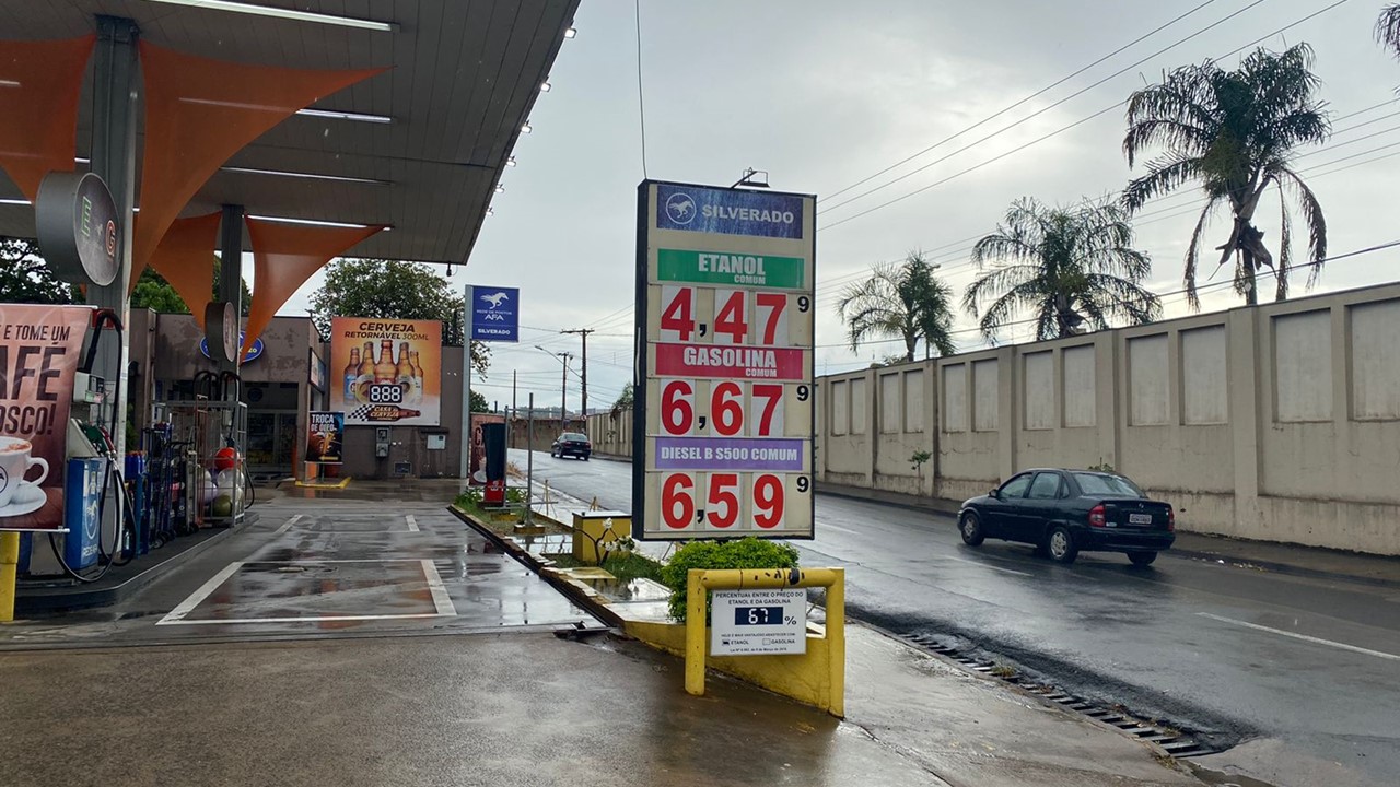 Gasolina é encontrada por até R$ 6,67 em postos de combustíveis de Limeira