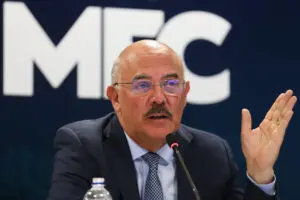 Troca no Ministério da Educação é aprovada por parlamentares evangélicos