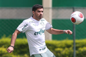 Abel Ferreira renova com o Palmeiras até 2024