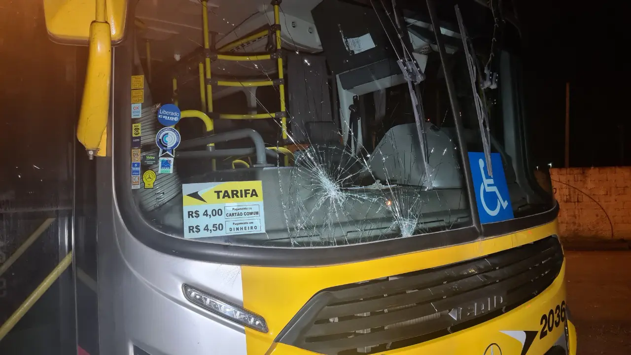 Adolescente de 17 anos morre após bater bicicleta motorizada em ônibus no Campo Belo, em Limeira