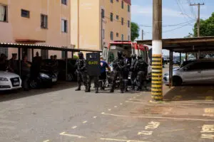 Mulher que ameaçou jogar filha pela janela em Cordeirópolis é presa em flagrante