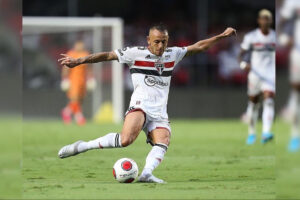 São Paulo mantém invencibilidade contra o Corinthians na estreia de Vítor Pereira 