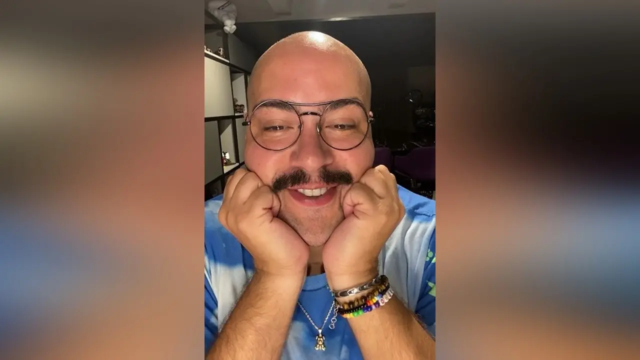 'Não preciso nem falar. É isso', diz Tiago Abravanel ao pedir saída de Jade