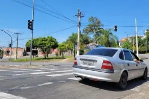 Semáforos da rotatória da Avenida Laranjeiras, em Limeira, apresenta problemas na manhã desta quarta-feira (9)