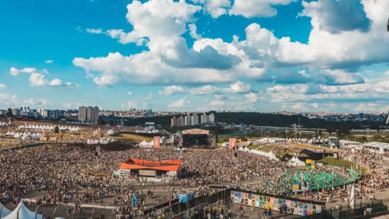 Ministro do TSE revoga censura ao Lollapalooza e responsabiliza partido de Bolsonaro