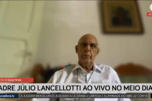 'Jesus está do lado dos esquecidos porque isso aconteceu com ele também', diz padre Julio Lancellotti