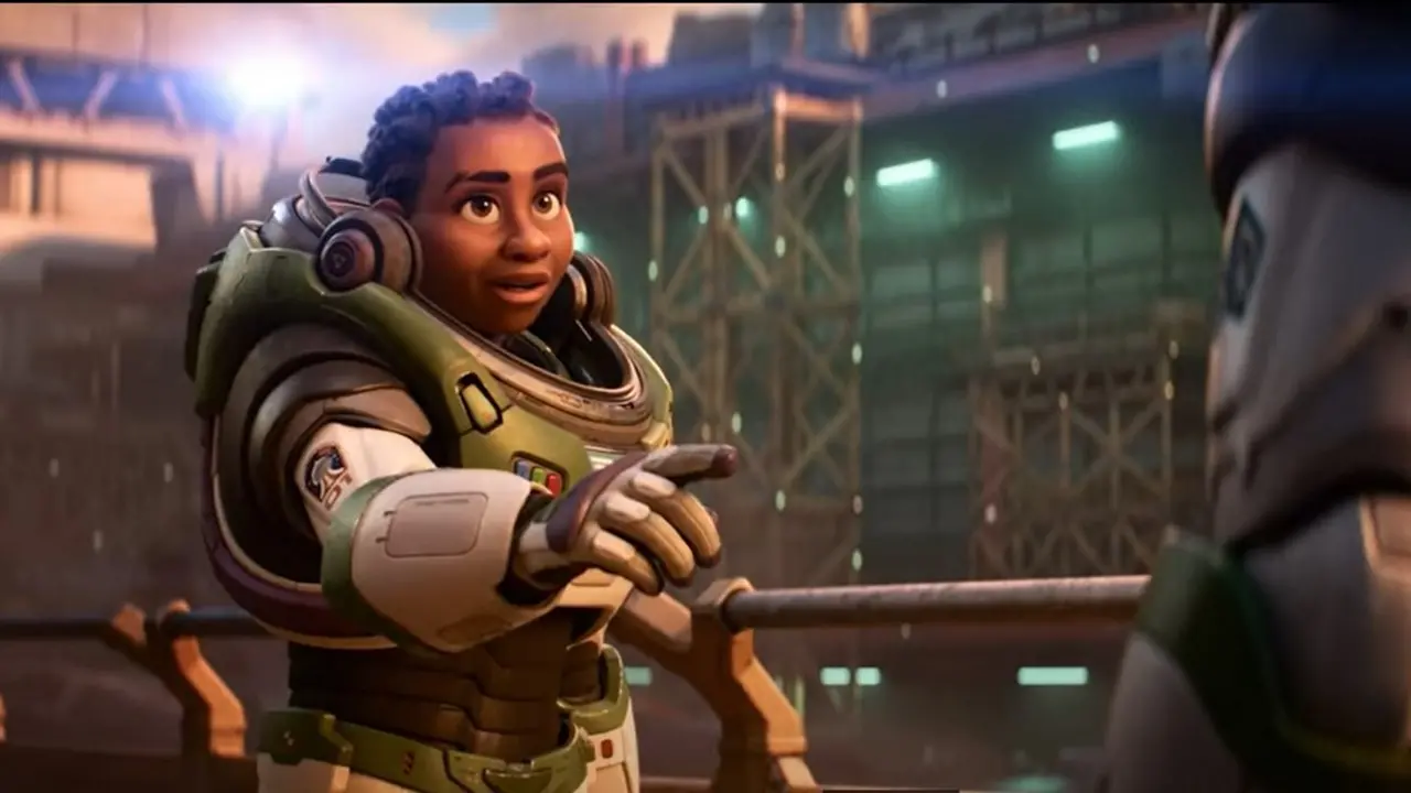 Pixar mantém cena com beijo lésbico em 'Lightyear' após protestos