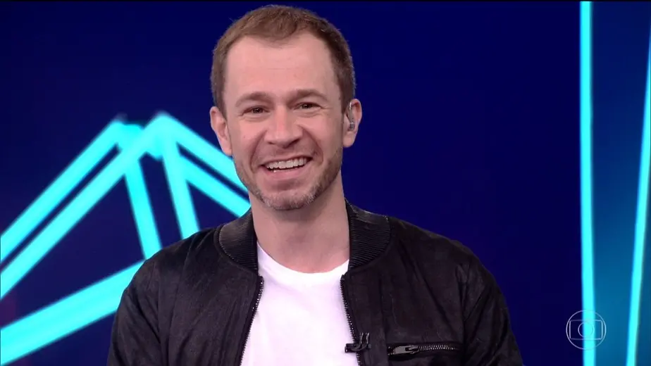 TIAGO LEIFERT POSTA FOTO RARA DA FILHA