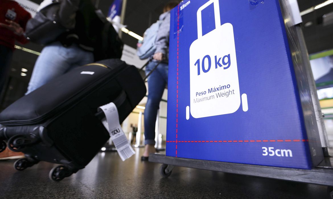 Câmara aprova retomada da gratuidade no despacho de bagagens nos aeroportos