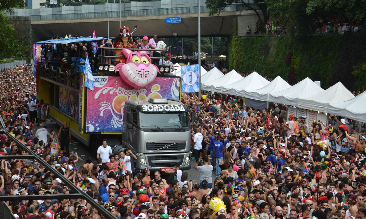 Carnaval com Elba Ramalho em SP será cancelado se Prefeitura não se manifestar