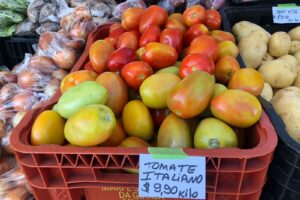 Cenoura e tomate seguem sendo os vilões dos preços nas feiras livres em Limeira