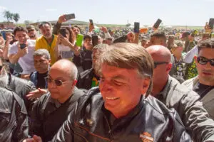 Em Americana, Bolsonaro é aplaudido em discurso