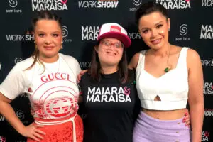 Fãs são recebidas no camarim e realizam sonho de conhecer Maiara e Maraisa