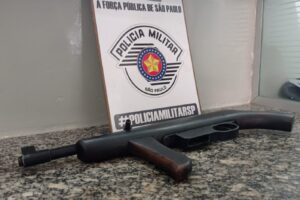 Jovem é preso com arma artesanal e abordagem gera tumulto no Odécio Degan, em Limeira