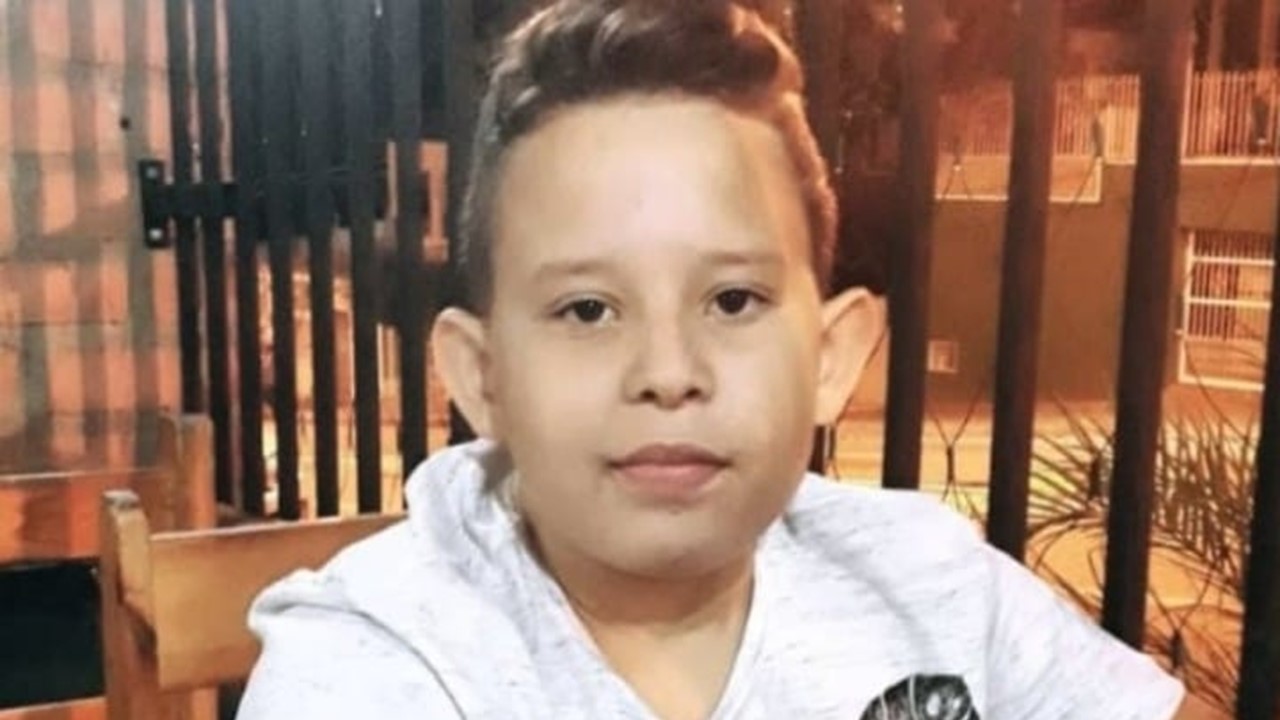 Mãe de aluno que desapareceu de colégio posta foto pedindo ajuda para localizá-lo em Limeira