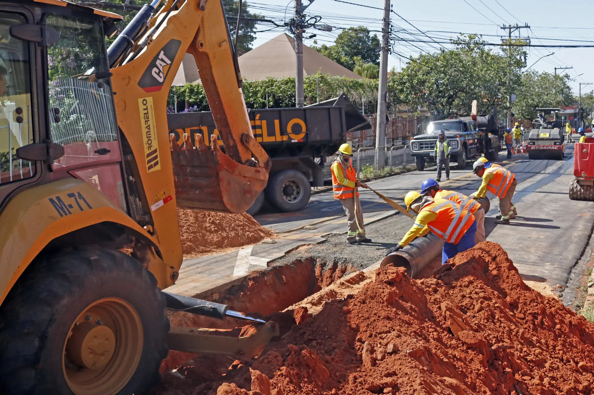 Obras de adutora interditam novo trecho da Rua Prefeito Dr. Alberto Ferreira