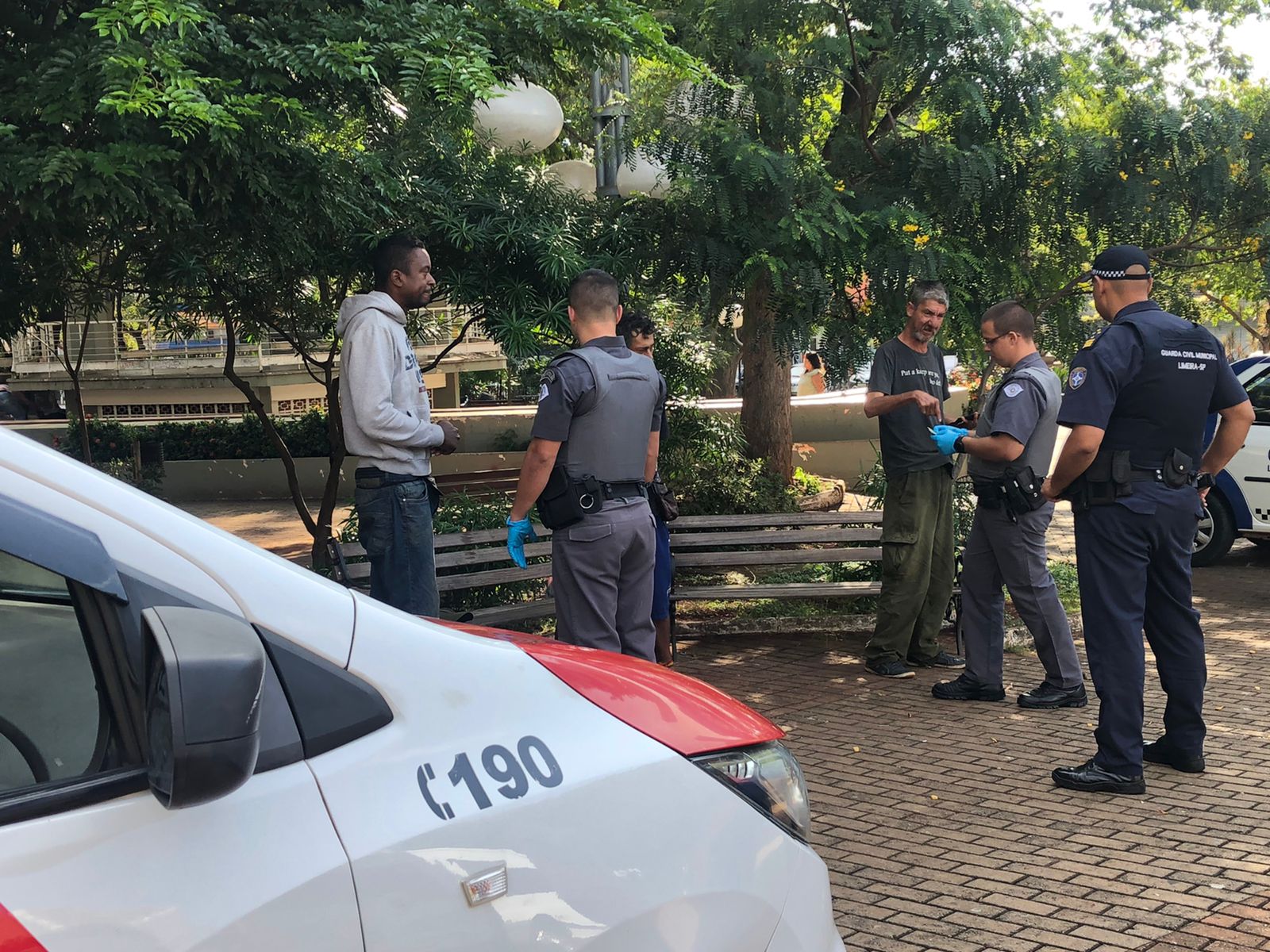 Operação busca resgatar pessoas que estão em situação de rua em Limeira