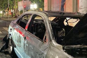 Torcedor do São Paulo tem carro incendiado por palmeirenses no Centro de Limeira