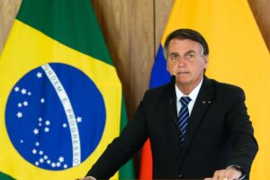 Bolsonaro ignora suspeitas de corrupção e diz que PF não precisa investigar seu governo