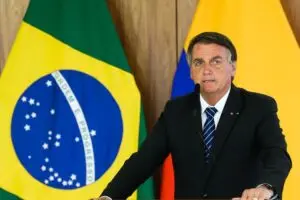 Bolsonaro ignora suspeitas de corrupção e diz que PF não precisa investigar seu governo