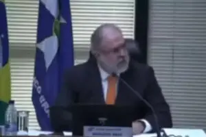 Aras bate boca com colega do MPF durante sessão de conselho