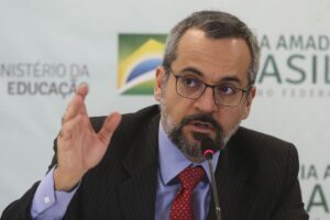 Weintraub diz que Bolsonaro o decepcionou e fala em unificar polícias