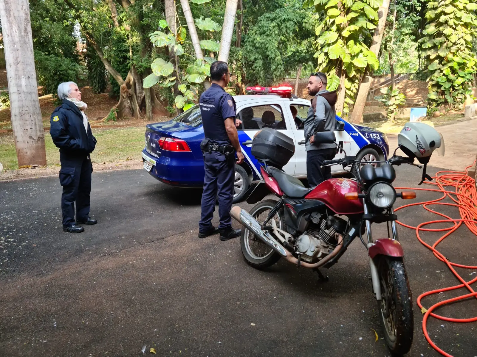 Adolescentes são apreendidos, depois de furtar motocicleta, em Limeira
