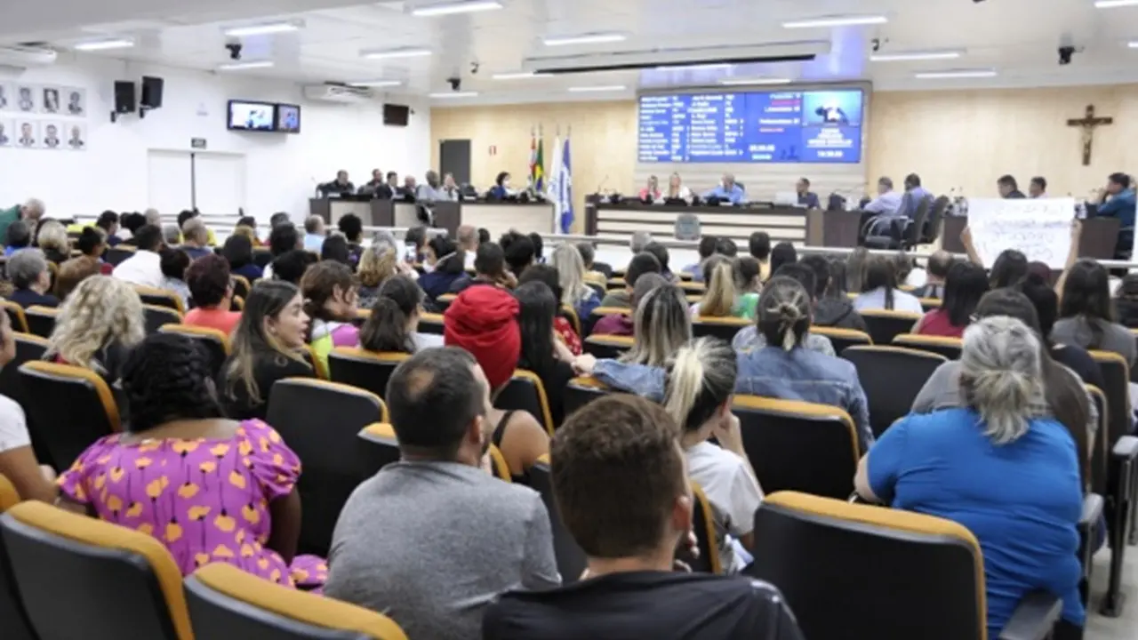 Câmara de Limeira cria comissão para acompanhar demanda de servidores