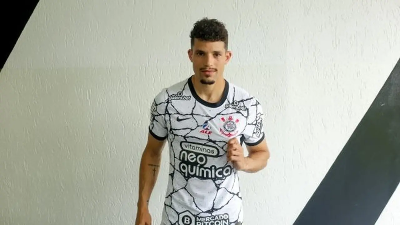 Lateral do Corinthians, Rafael Ramos, é detido em flagrante por injúria racial