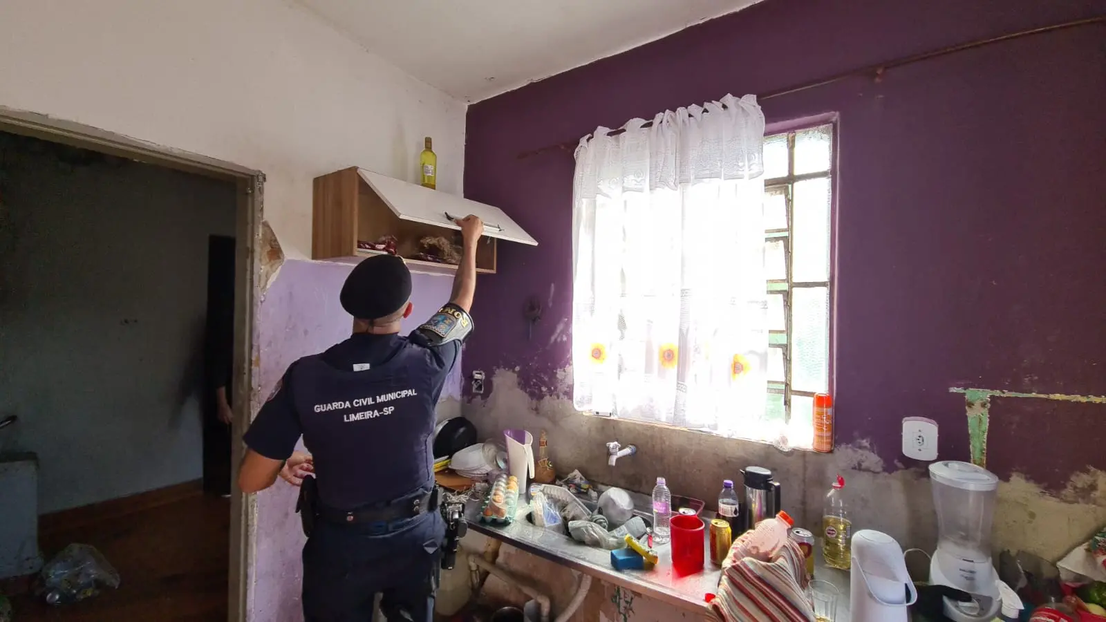 GCM lacra hotel abandonado usado como ponto de tráfico de drogas em Limeira