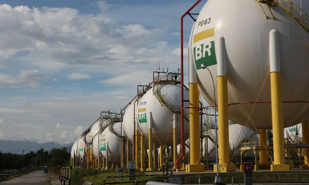 MEDIDAS GOVERNO PRESSÃO PETROBRAS