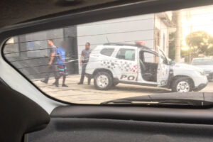 Homem que quebrou retrovisor de carro no Centro de Limeira é detido pela PM e levado a abrigo