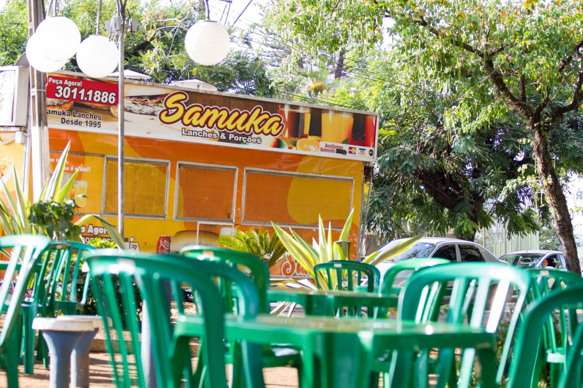 Comerciantes mais antigos e com tributos em dia voltarão para a Praça da Buzolin