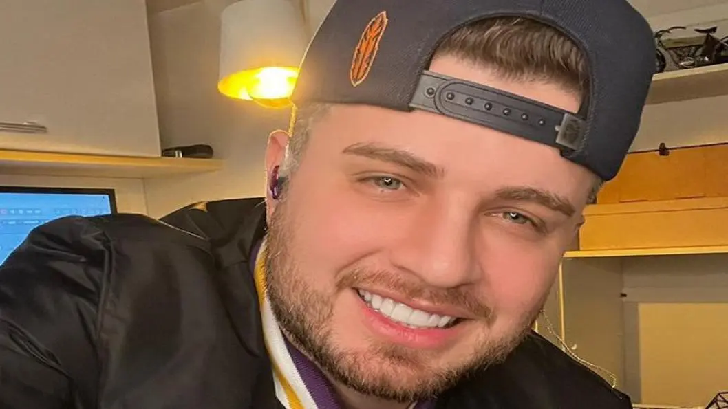 Cantor sertanejo Conrado passa por cirurgia e está em estado grave