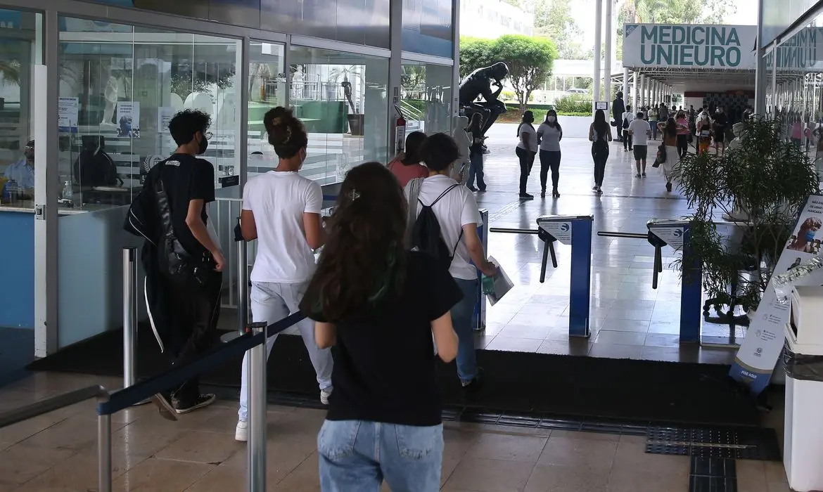 Prazo de inscrições para o Enem 2022 termina neste sábado (21)