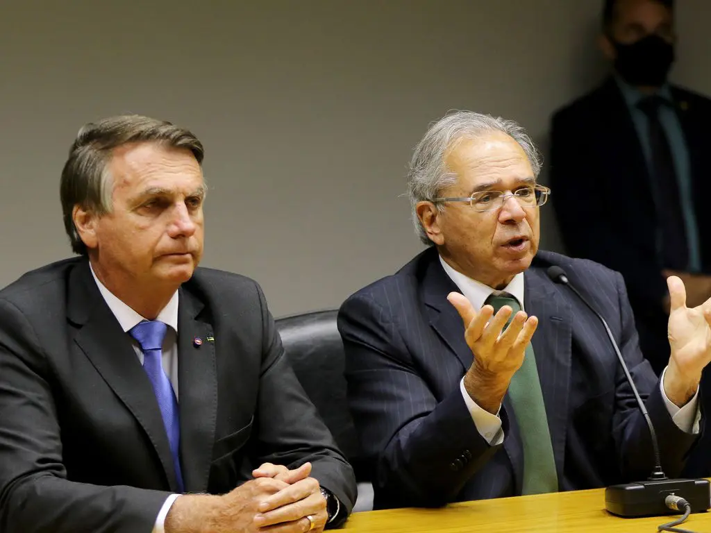 Bolsonaro e Guedes pedem para supermercados segurarem preços para conter inflação