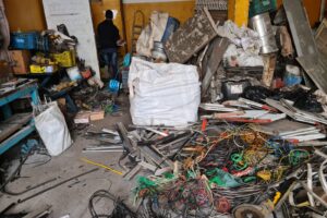 Casal é detido tentando vender alambrado furtado do Parque Ecológico em ferro velho de Limeira 1