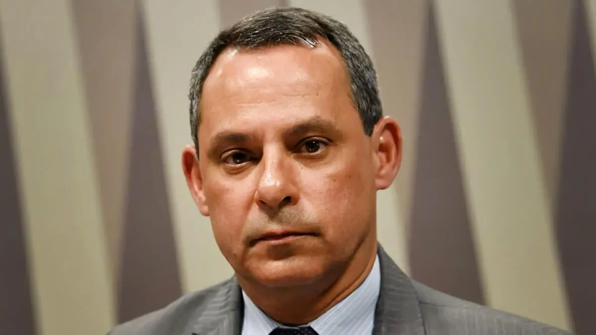 Presidente da Petrobras renuncia