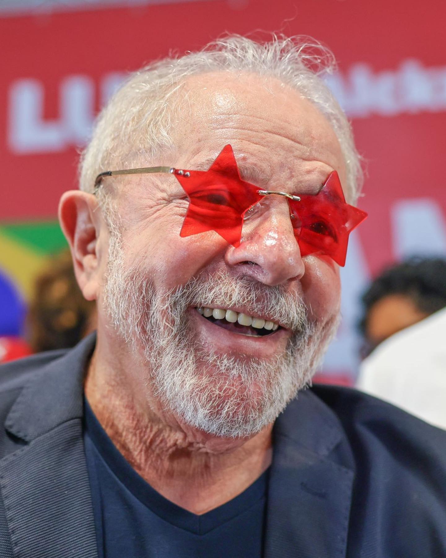 Lula diz ficar triste com relação das Forças Armadas com Bolsonaro