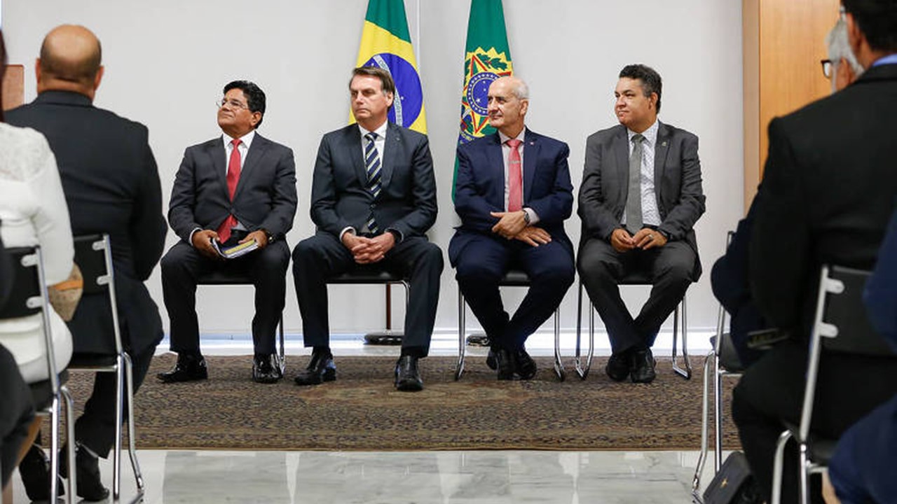 PF prende ex-ministro da Educação e pastor ligado a Bolsonaro