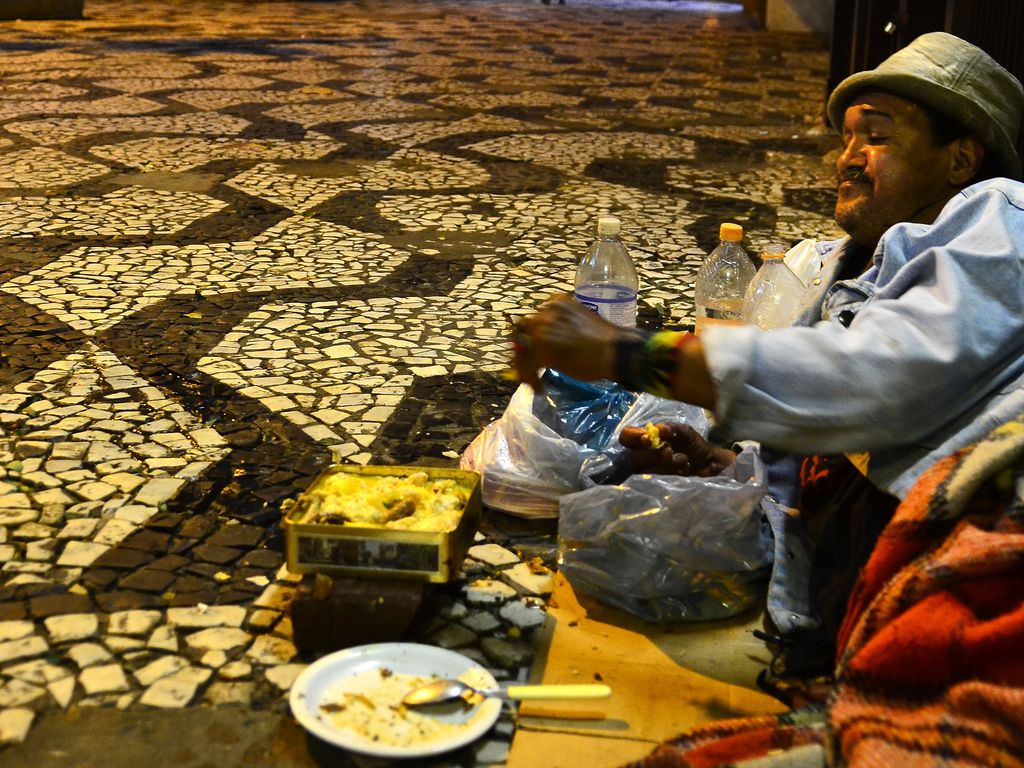 Prefeitura de São Paulo propõe salário para quem acolher morador de rua