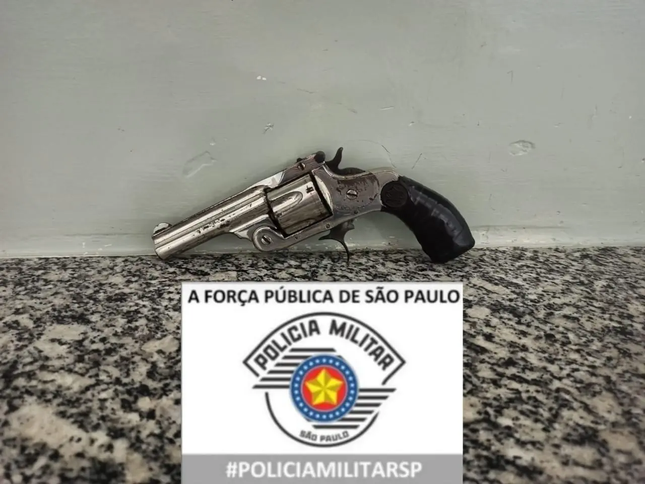 adolescente de 14 anos tenta roubar carro