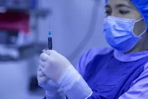 Aplicação de 4ª dose em maiores de 18 anos começa nesta segunda (18) em Limeira