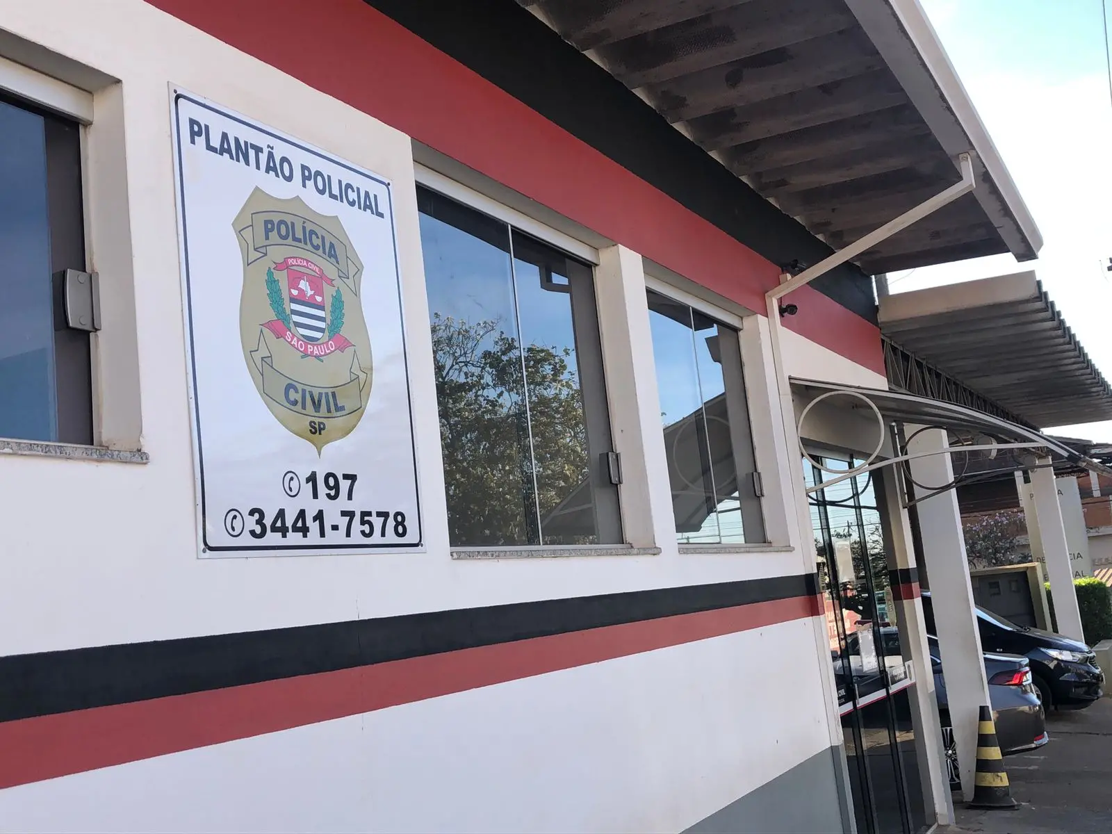 Plantão Policial fachada